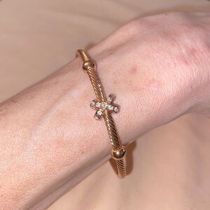 ✅Fab twisted cable rose gold bracelet w/ ‘x’ faceted cubic zirconia, open cuff 🧡